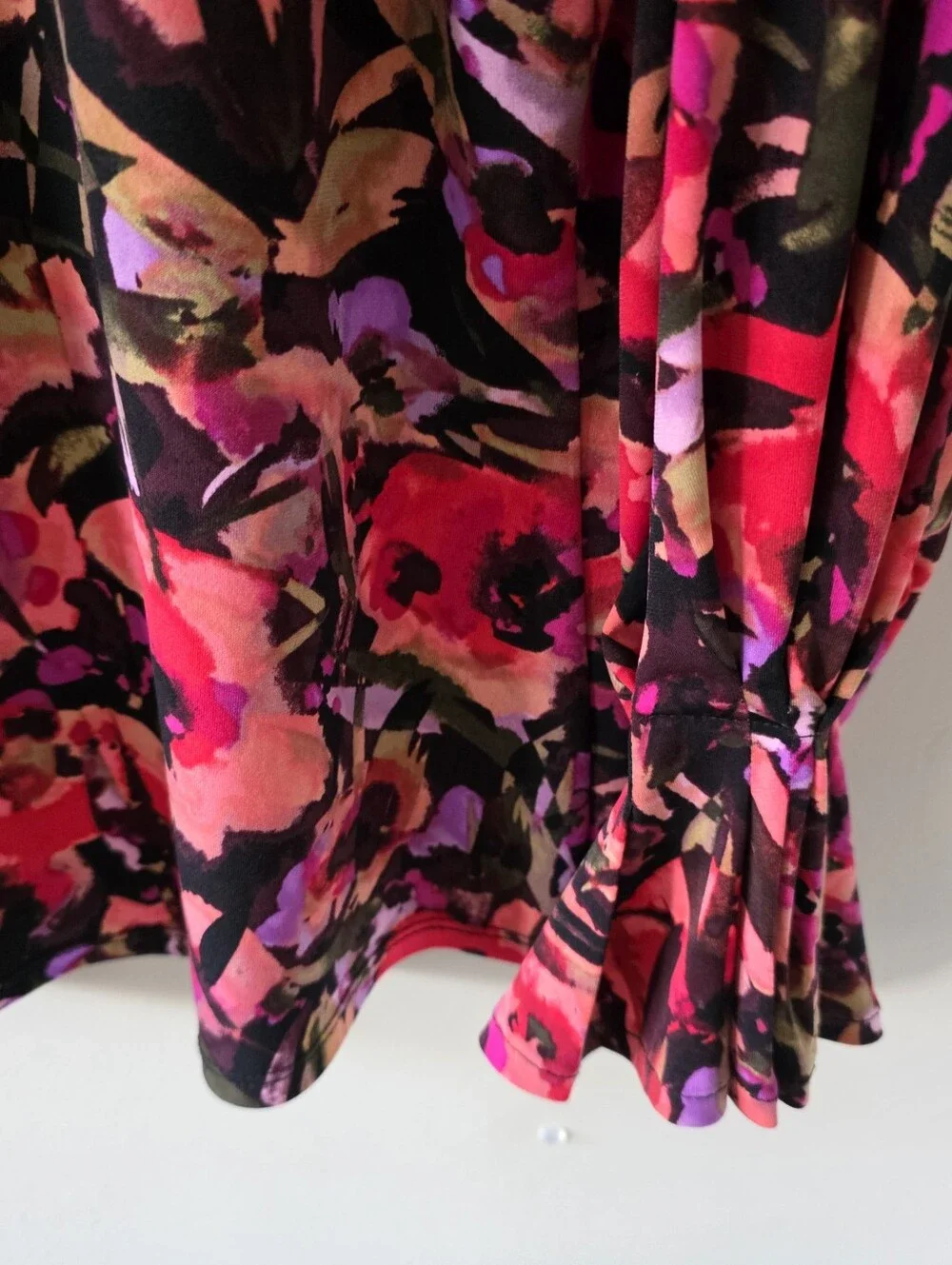 Laura XL Modern Contemporary Romantic Abstract Watercolour Floral Silky Knit Top - Picture 13 of 14